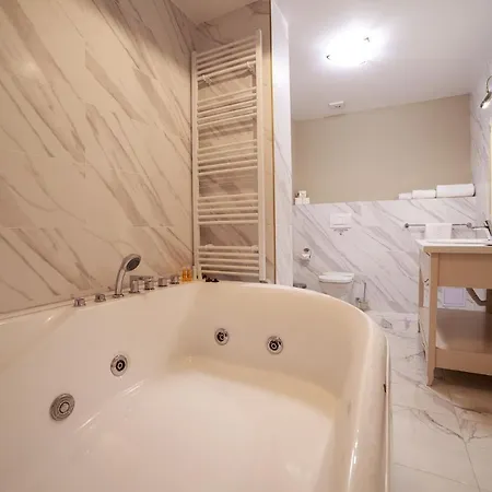 Gradina Mariajelor 2*